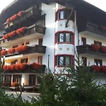 Klausnerhof Garni Hotell 3*