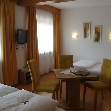 Hotell Klausnerhof Garni Seefeld in Tirol