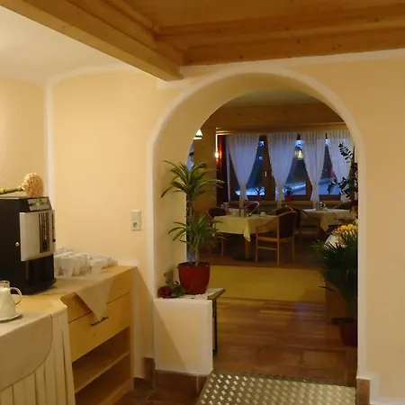 Hotel Klausnerhof Garni Seefeld w Tirolu