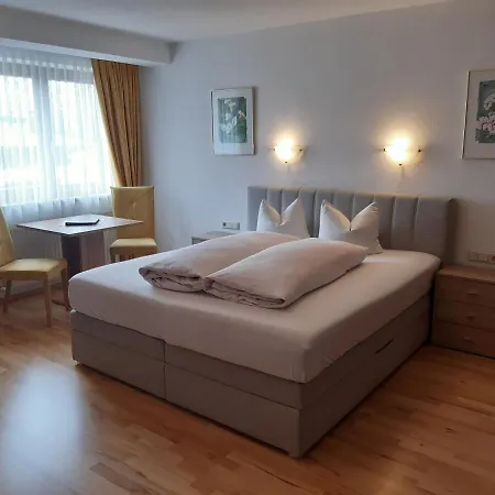 Klausnerhof Garni Hotell Seefeld in Tirol