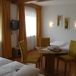 Отель Klausnerhof Garni Зеефельд в Тироле