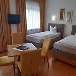 Отель Klausnerhof Garni