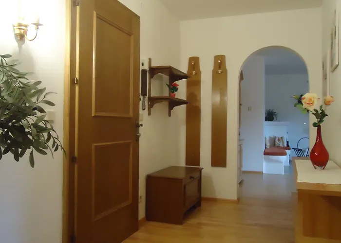 لاندهاوس كلوسنيرهوف غارني سيفيلد ان تيرول