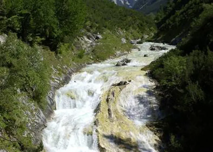 فندق لاندهاوس كلوسنيرهوف غارني 3*