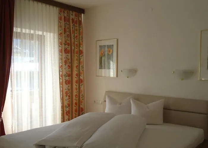 لاندهاوس كلوسنيرهوف غارني