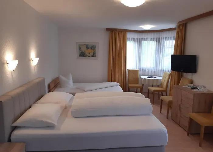 لاندهاوس كلوسنيرهوف غارني