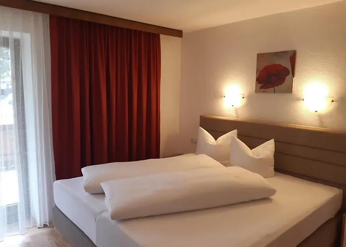 لاندهاوس كلوسنيرهوف غارني فندق 3*